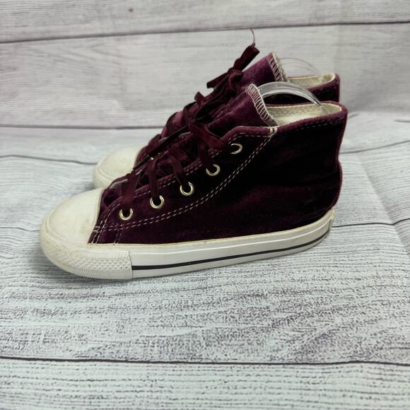 Converse All Stars Burgundy Velvet High Top Sneakers Infant Size 10 - Picture 1 of 10